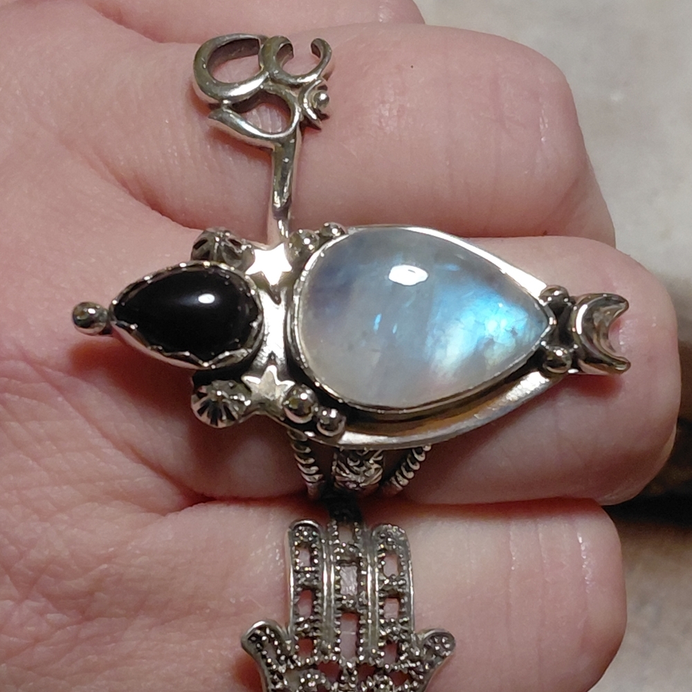 Gigantic Moonstone And Black Onyx Statement Ring - Picture 8 of 16